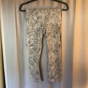 Lululemon Train times crop